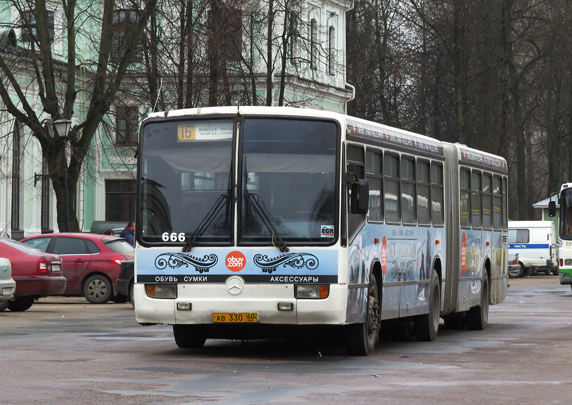 Pskov, Mercedes-Benz O345 G # 666