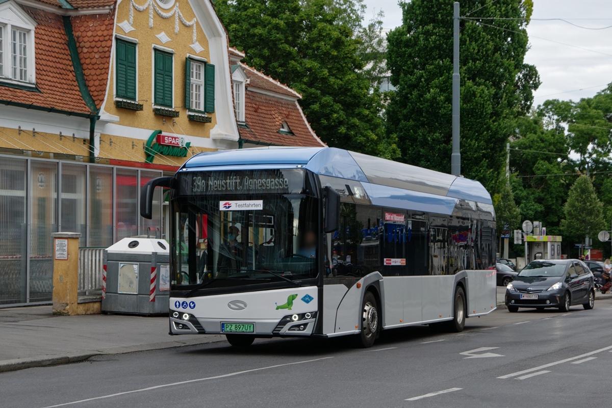 Wien, Solaris Urbino IV 12 hydrogen # PZ 897UY
