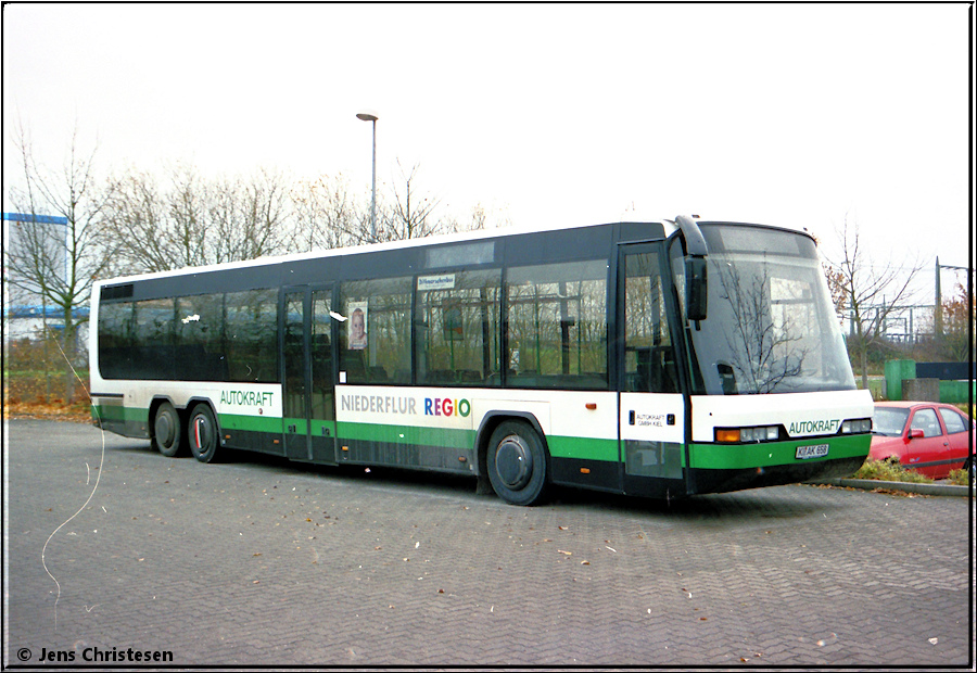 Kiel, Neoplan N318L/NF Transliner # 658