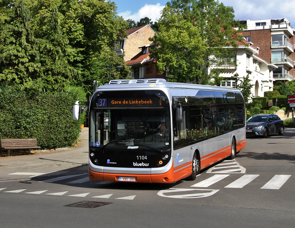 Bruksela, Bolloré Bluebus SE # 1104