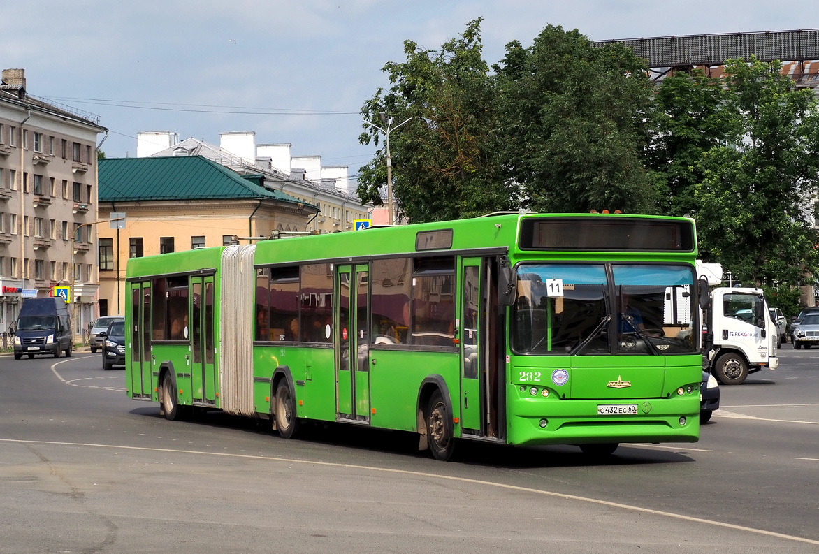 Pskov, МАЗ-105.465 č. 282