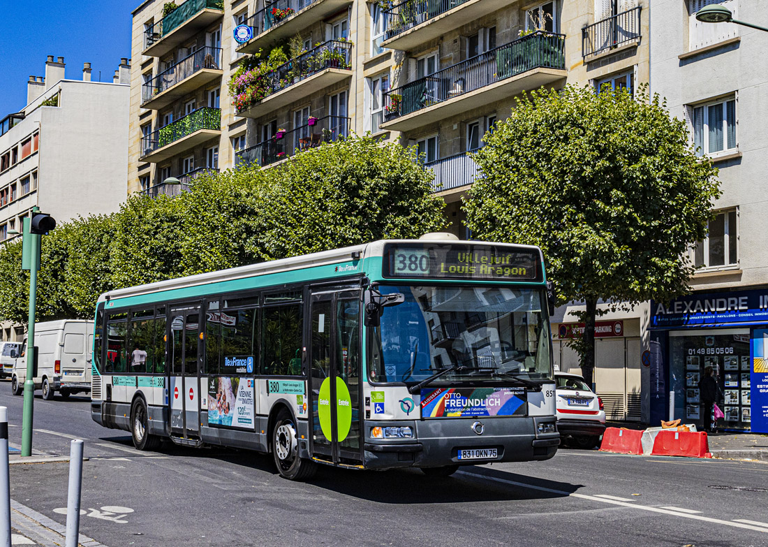 Paris, Irisbus Agora Line # 8511