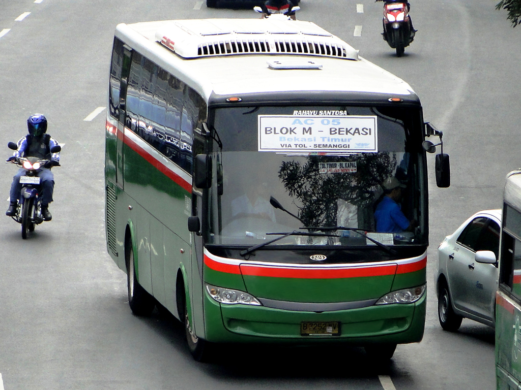 Jakarta, (unknown) č. B 7252 WV