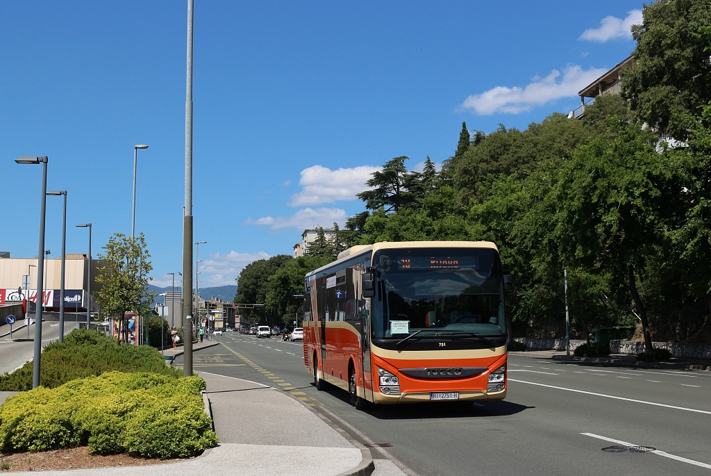 Rijeka, IVECO Crossway Line 12M č. 751