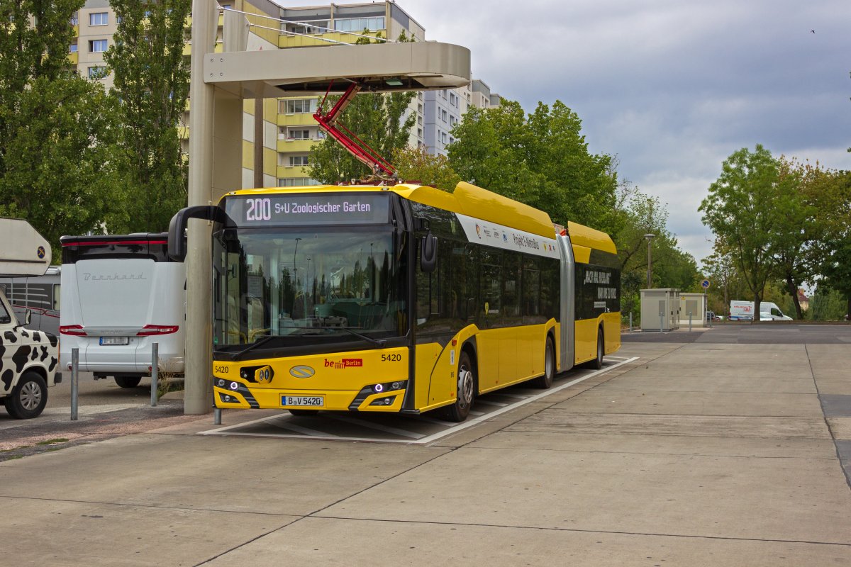 Berlin, Solaris Urbino IV 18 electric # 5420
