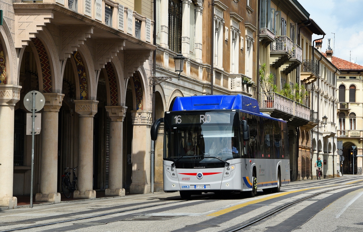 Padova, Menarinibus Citymood 12 CNG № 41035