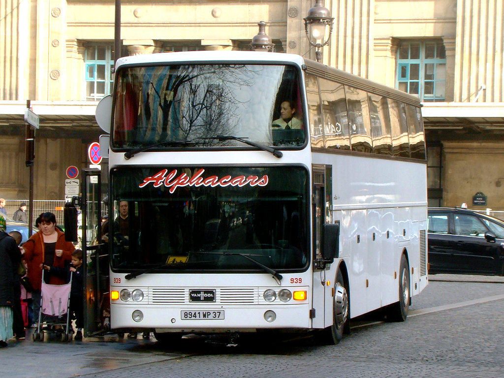 Tours, Van Hool T816 Altano Royal No. 939