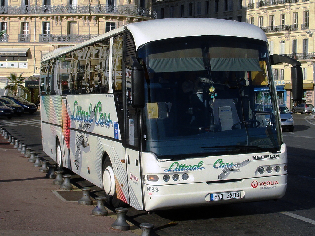 Toulon, Neoplan N316SHD Transliner # 940 ZX 83