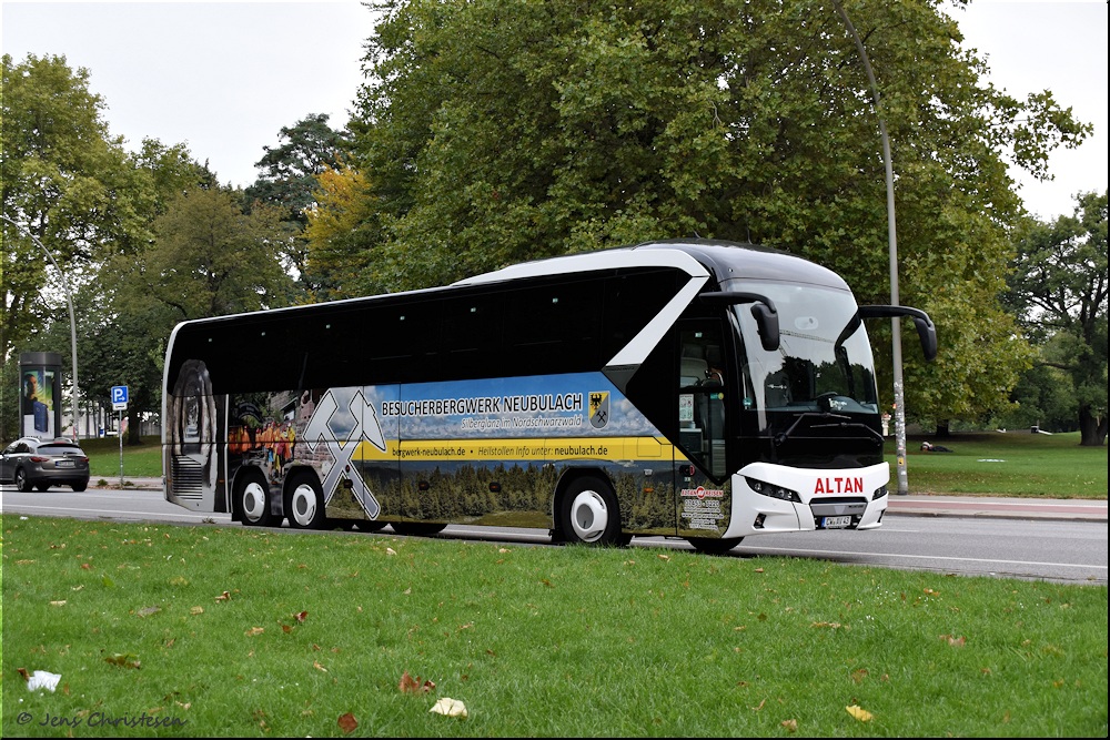 Freudenstadt, Neoplan N2216/3SHDC Tourliner SHDC # CW-AV 43
