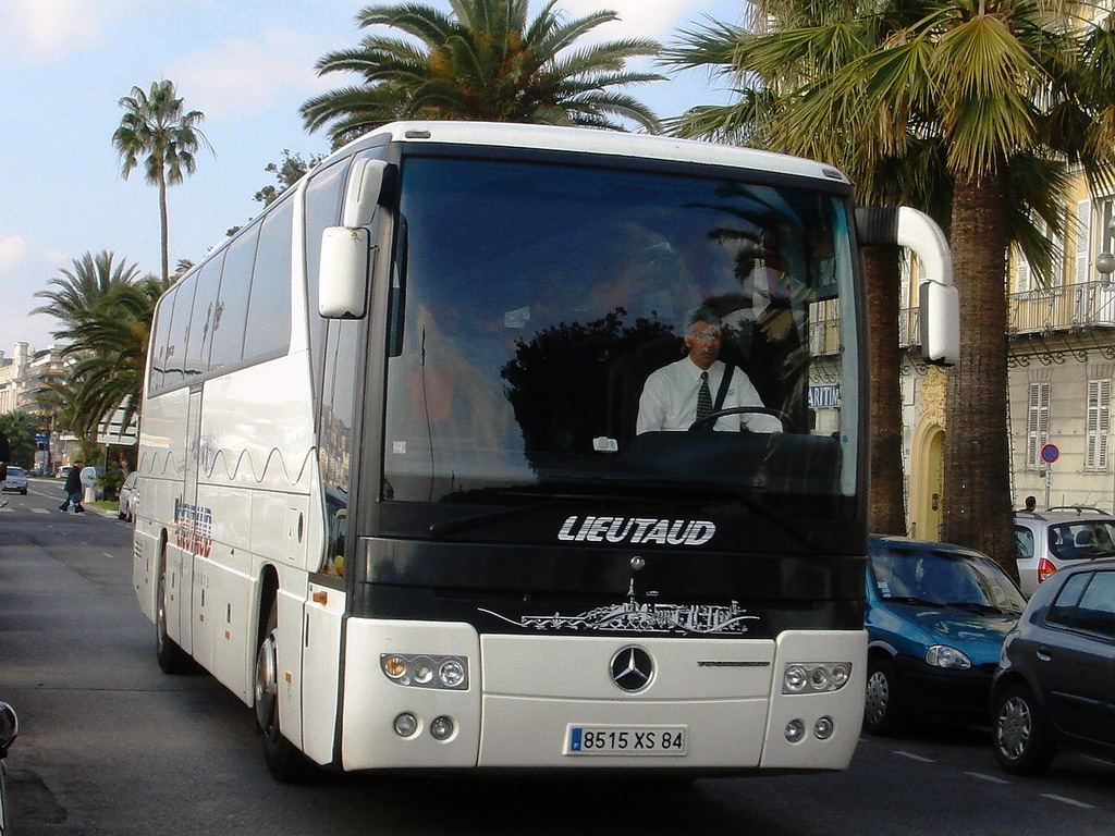 Avignon, Mercedes-Benz O350-15RHD Tourismo I № 8515 XS 84
