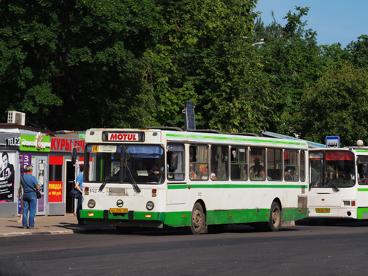 Pskov, LiAZ-5256.25 č. 142