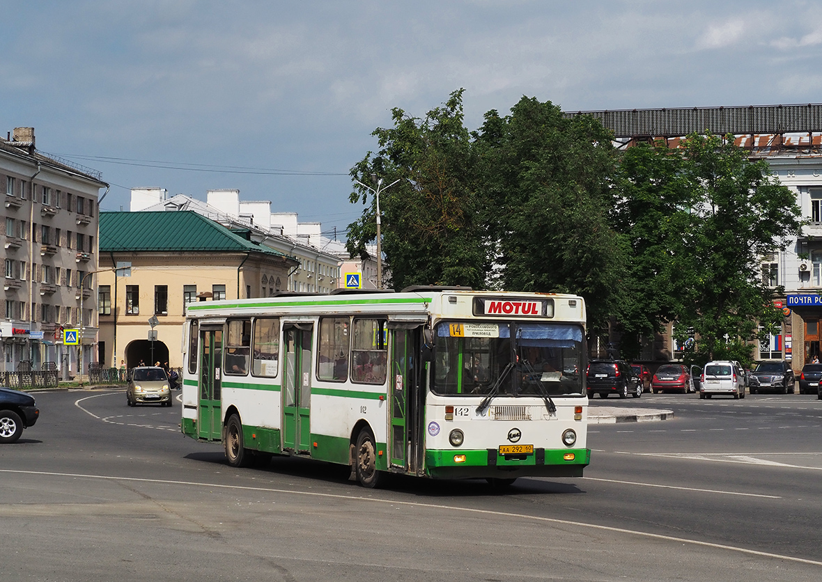 Pskov, LiAZ-5256.25 # 142