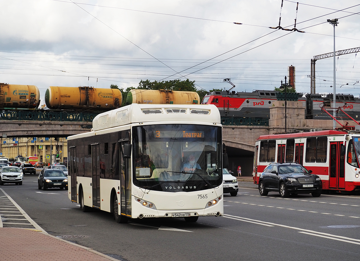 Saint Petersburg, Volgabus-5270.G2 (CNG) No. 7565