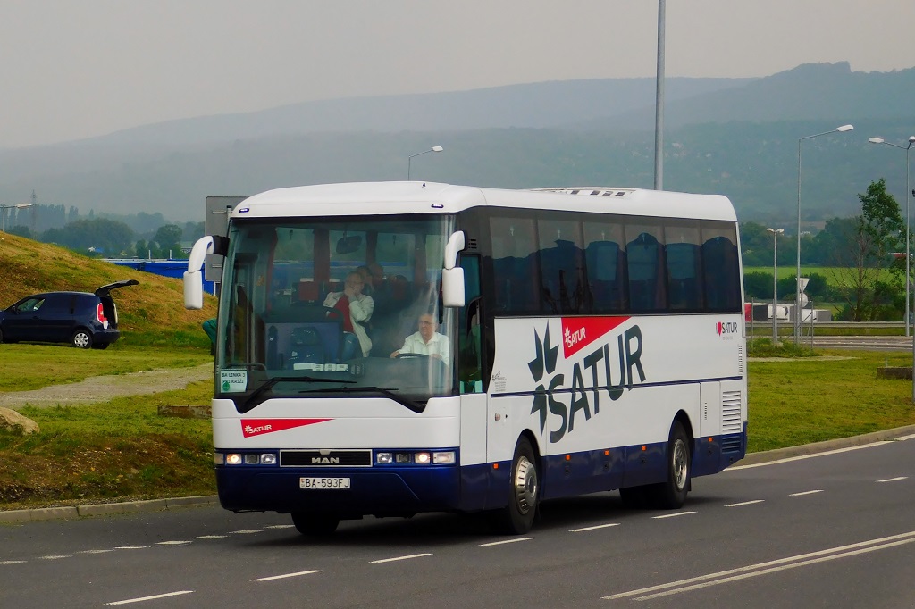 Bratislava, MAN A13 Lion's Coach RH413 Nr. BA-593FJ