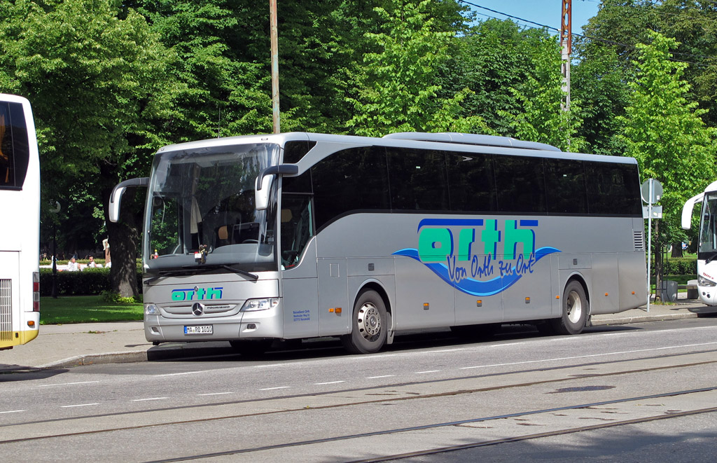 Gütersloh, Mercedes-Benz Tourismo 16RHD-II M/2 Nr. MA-RO 1010