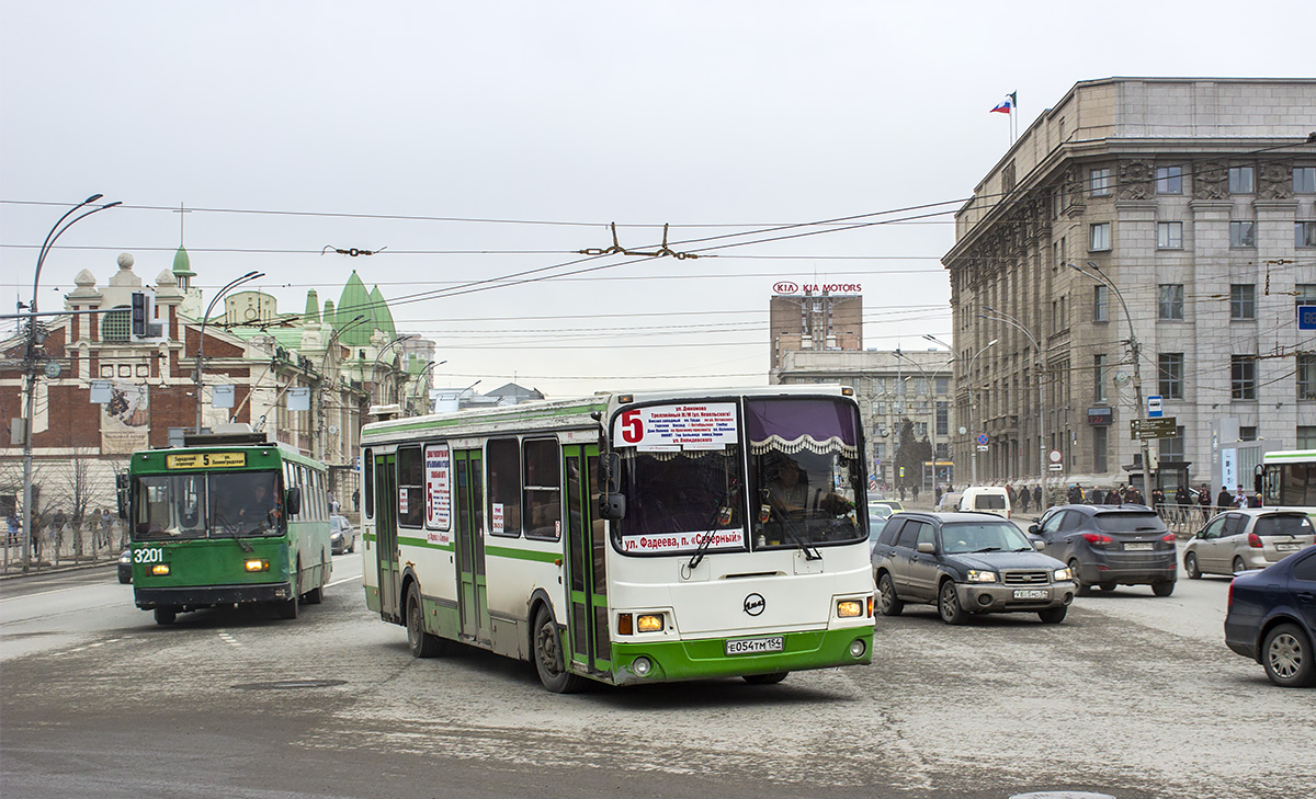 Novosibirsk, LiAZ-5256.45 # Е 054 ТМ 154