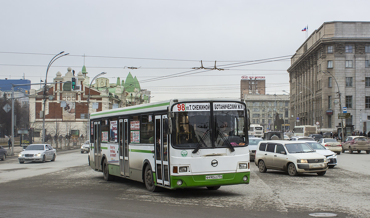 Novosibirsk, LiAZ-5256.36 № В 490 ХО 154