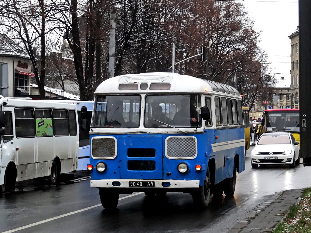 Lviv, PAZ-672М nr. 9048 А9