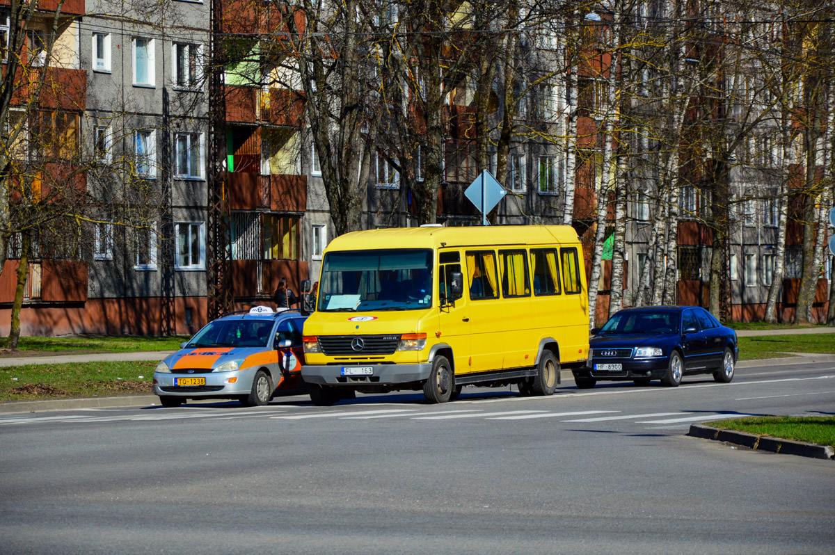 Riga, Universāls (Mercedes-Benz Vario 815D) # 528