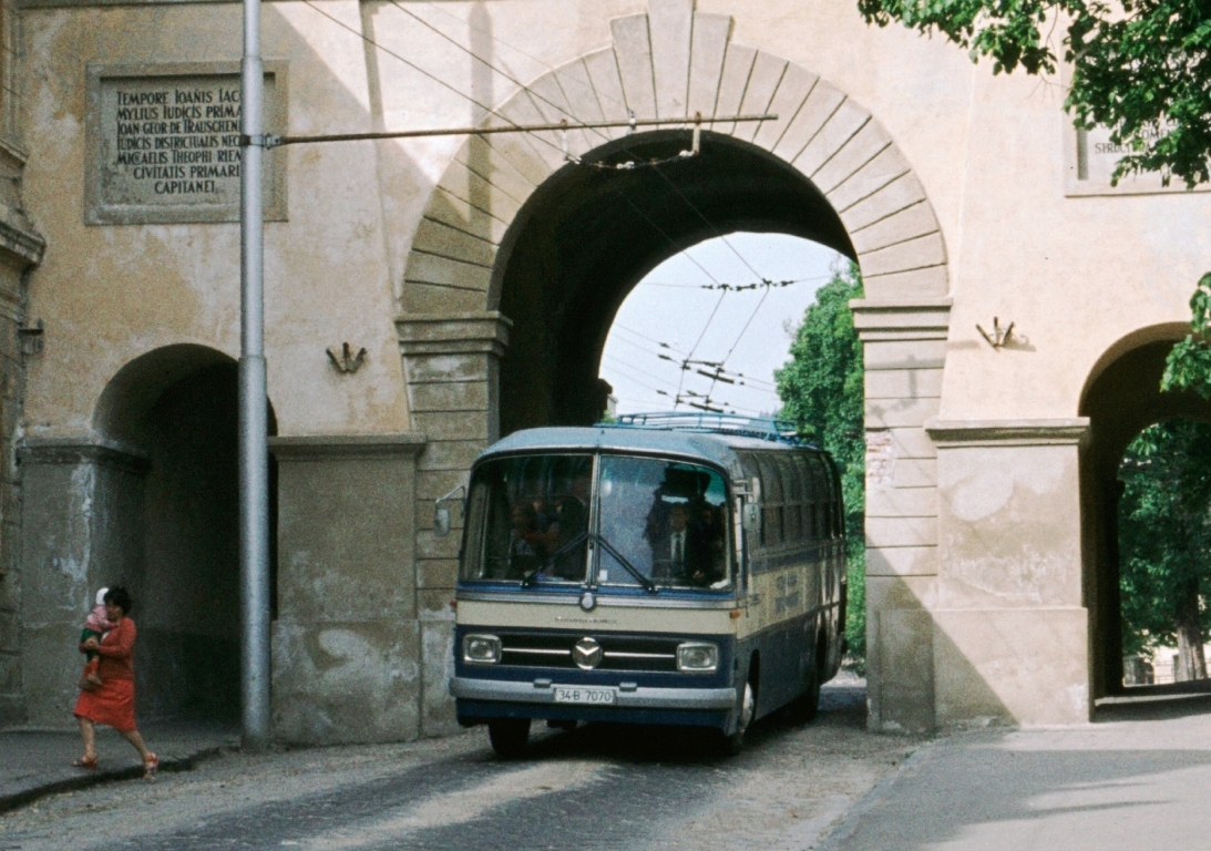 Bucharest, Mercedes-Benz O302 # 34 B 7070