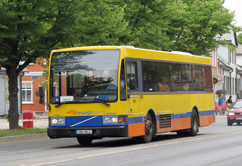 Pärnu, Berkhof Europa 2000NL # 566 MLZ