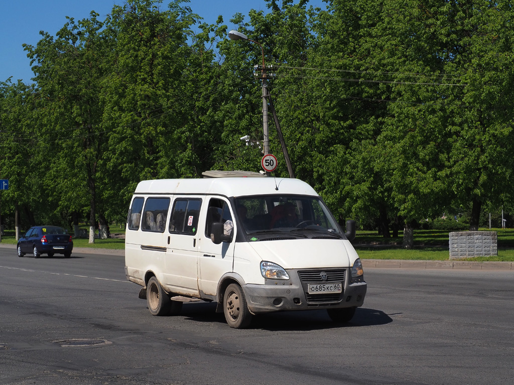 Pskov, GAZ-322130 # О 685 КС 60