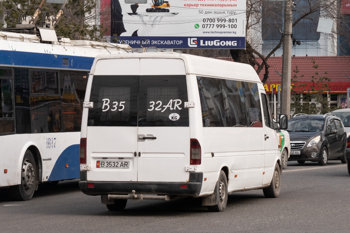 Bishkek, Mercedes-Benz Sprinter 311CDI # B 3532 AR