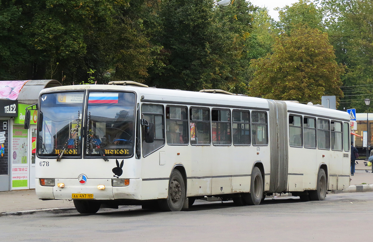 Pskov, Mercedes-Benz O345 G # 678