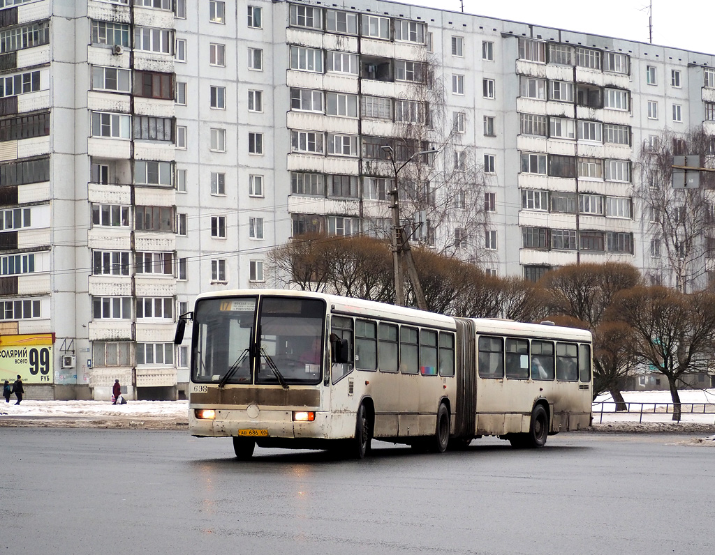 Pskov, Mercedes-Benz O345 G # 698