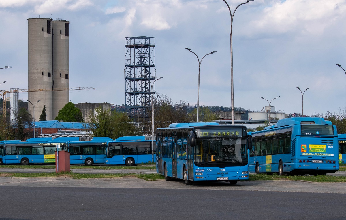 Zagreb, MAN A21 Lion's City NL313 nr. 325; Zagreb, Irisbus Citelis 12M CNG nr. 695