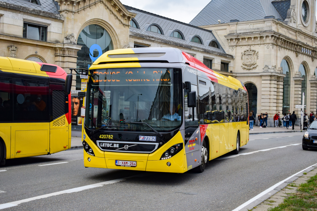 Namur, Volvo 7900 Hybrid # 420782