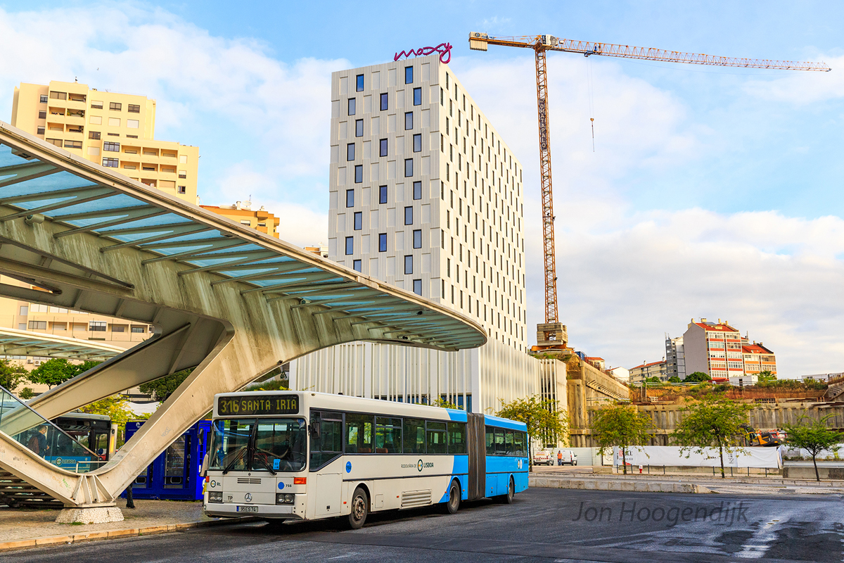 Lisbon, Mercedes-Benz O405G # L-756