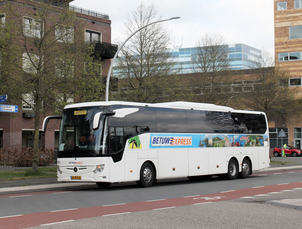 Arnhem, Mercedes-Benz Tourismo 17RHD-III L # 271