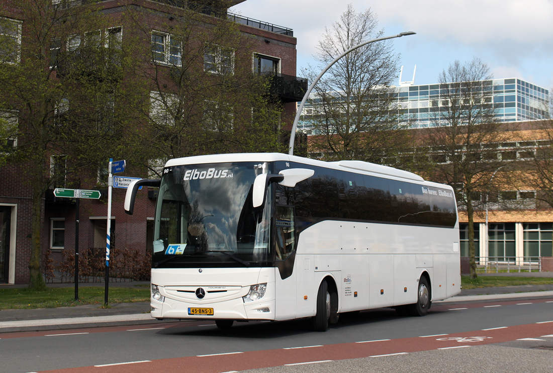 Zwolle, Mercedes-Benz Tourismo 15RHD-III č. 90