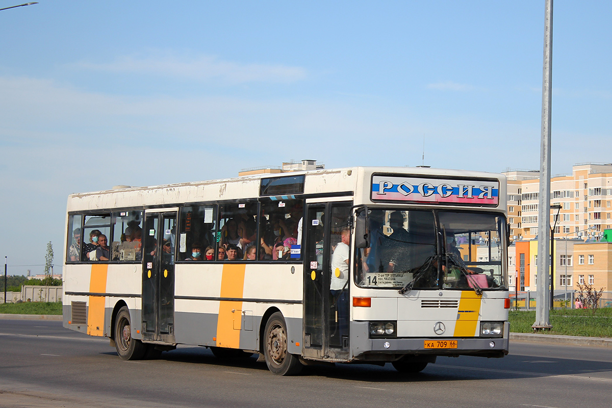 Kamensk-Ural'skiy, Mercedes-Benz O405 # КА 709 66