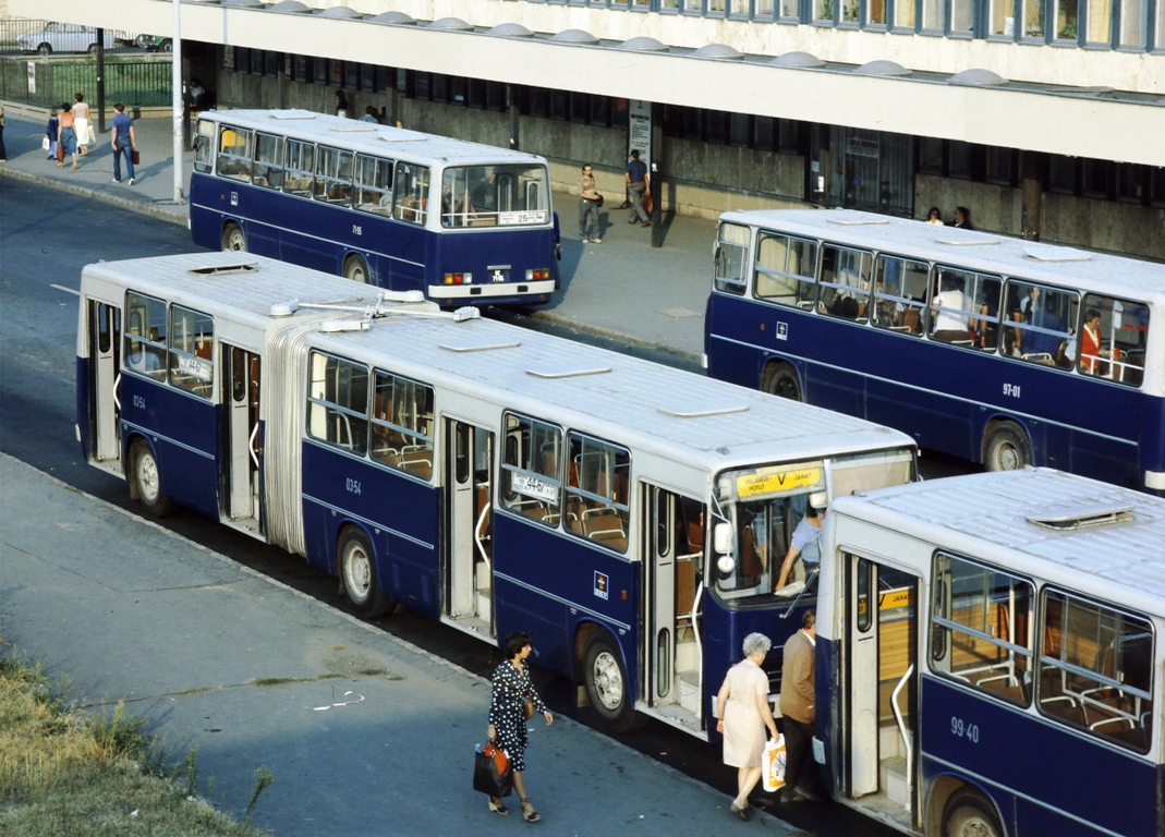Budapest, Ikarus 280.** # 03-54; Budapest, Ikarus 260.** # 97-01; Budapest, Ikarus 260.** # 71-95