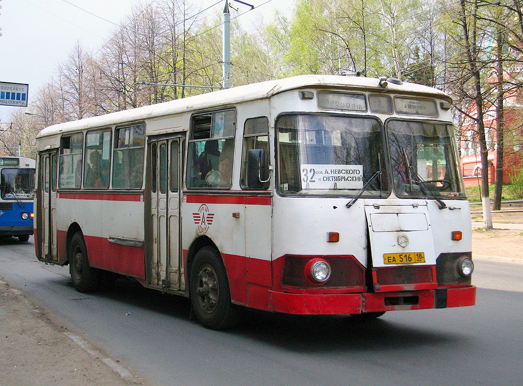 Ижевск, ЛиАЗ-677М № ЕА 516 18