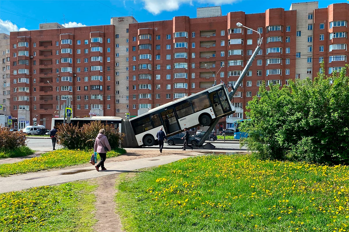 Sankt Petersburg, Volgabus-6271.05 # 5494; Sankt Petersburg — Incidents