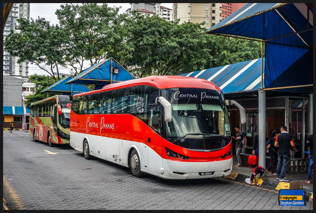 Куала-Лумпур, SKSbus E5-300H № CCD 3371