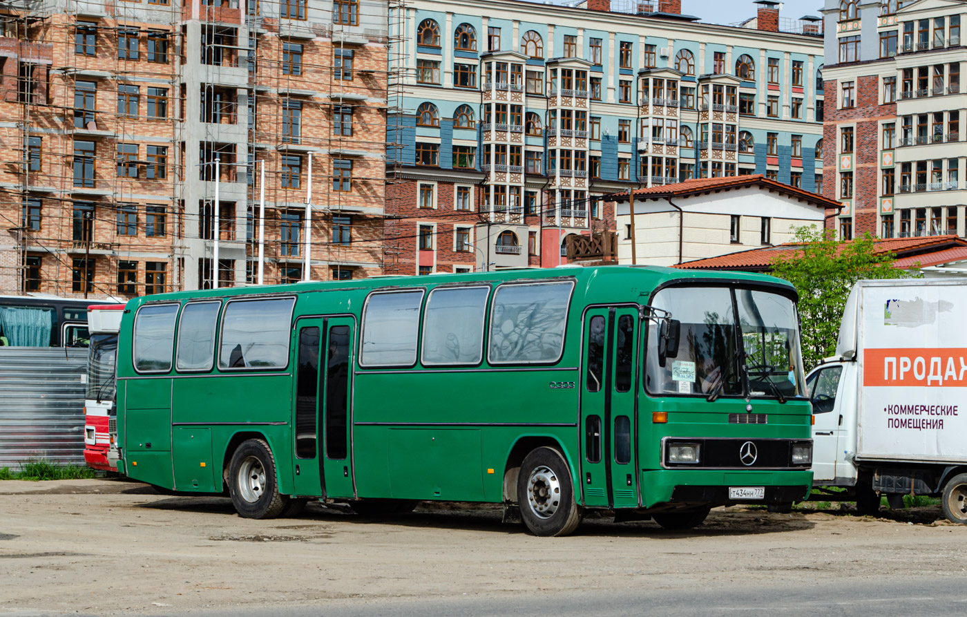 Moscow, Mercedes-Benz O303-13KHP-L # Т 434 НН 777