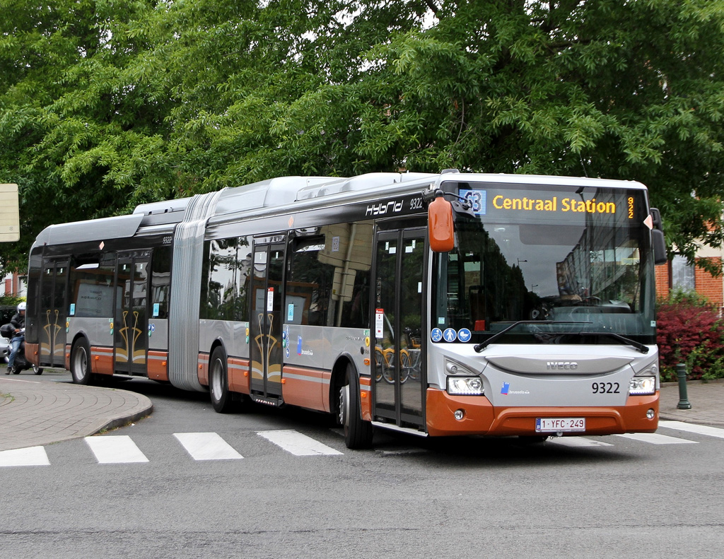 Bryssel, IVECO Urbanway 18M Hybrid # 9322