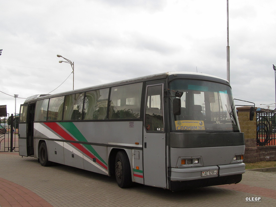 Lida, Neoplan N316K Transliner №: АЕ 9295-4