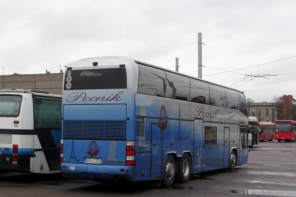 Kaunas, Neoplan N117/3 Loungeliner # GHJ 332