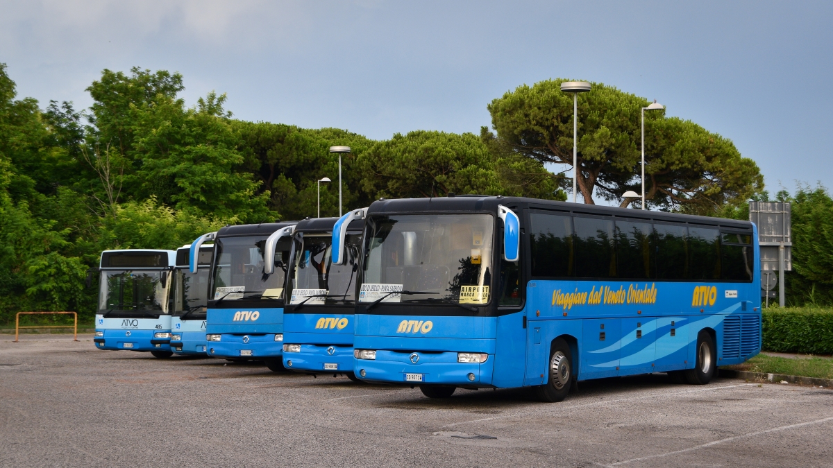 Venice, Irisbus Iliade # 325; Venice, Irisbus Agora Line # 485
