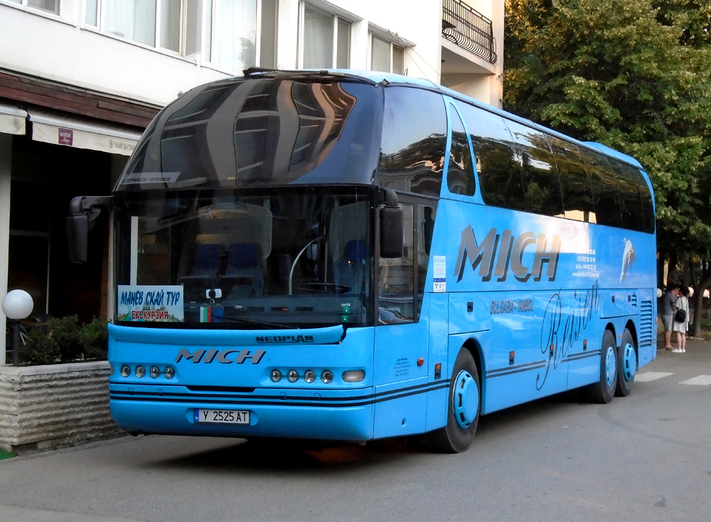 Yambol, Neoplan N516/3SHDH Starliner # У 2525 АТ
