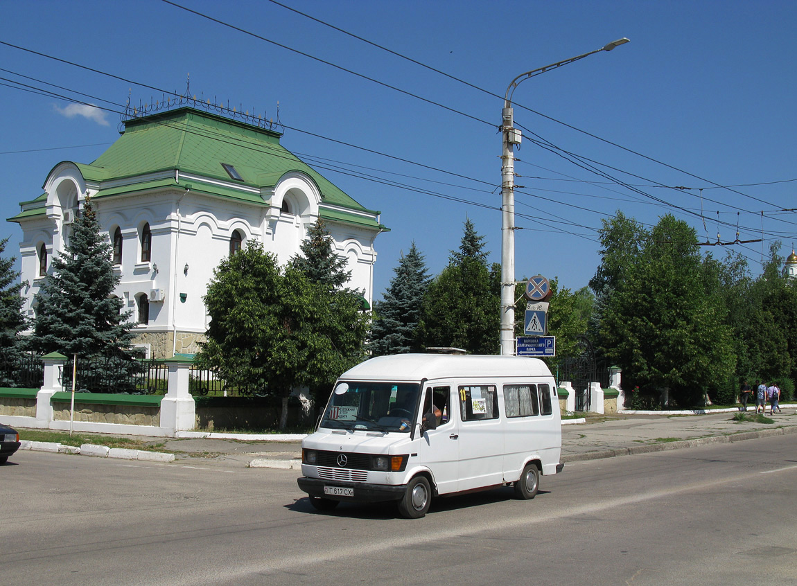 Tiraspol, Mercedes-Benz T1 210 # Т 617 СХ