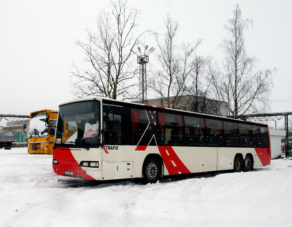 Narva, Carrus Vega L № 810 BAA