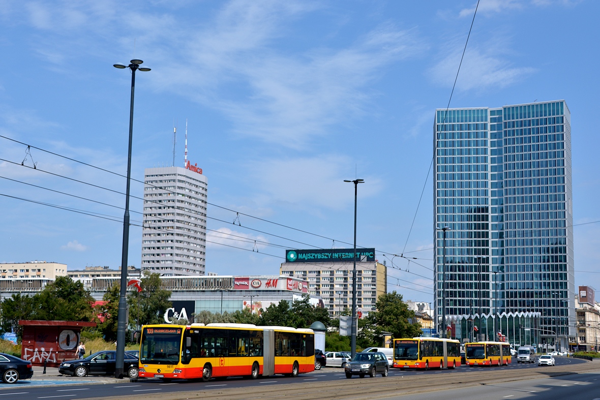 Warsaw, Mercedes-Benz Conecto II G # 9811