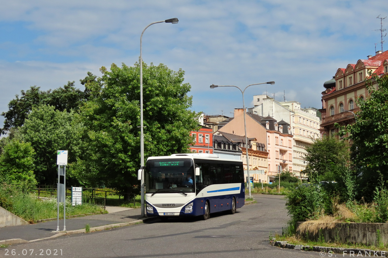 Karlsbad, IVECO Crossway Line 12M Nr. 5AD 2378