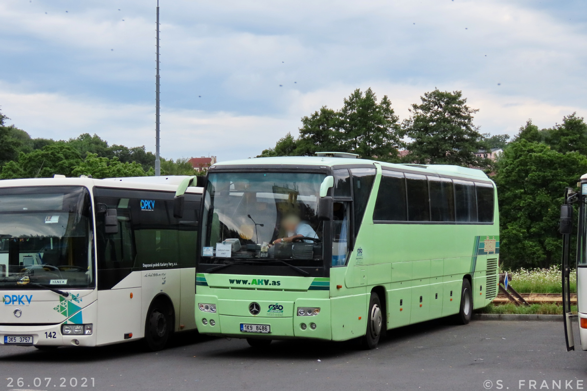 Karlovy Vary, Mercedes-Benz O350-15RHD Tourismo I nr. 1K9 8486